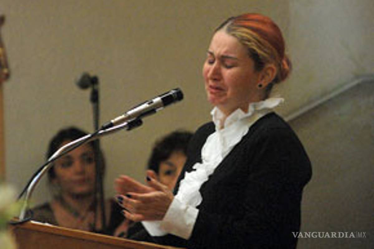 Alicia Villarreal llora por la ausencia de su hermano