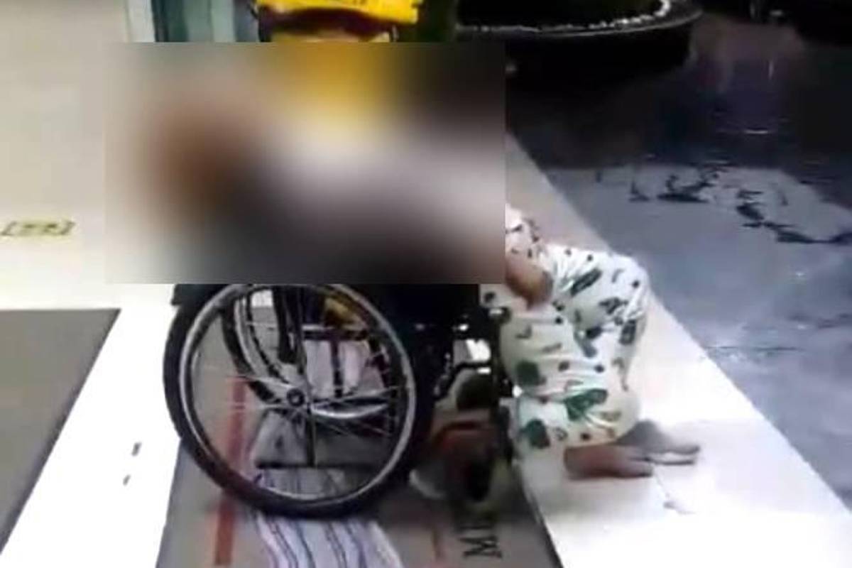 Hospital deja morir en la banqueta a mujer por no pagar 30 mil pesos, en la CDMX