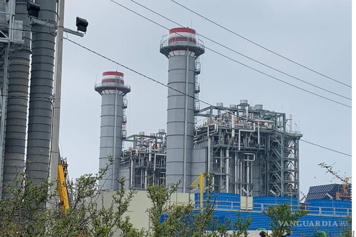 Con plantas de Iberdrola, generamos 50% de energía en México: AMLO