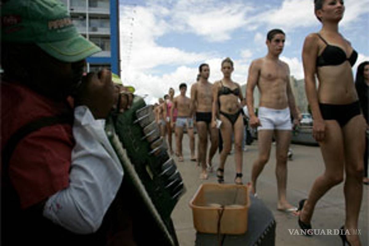 Brasilia recibe homenaje con desfile de ropa íntima