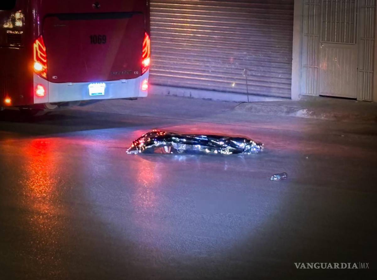$!El accidente ocurrió sobre la calle Otilio González, alrededor de las 23:15 horas.