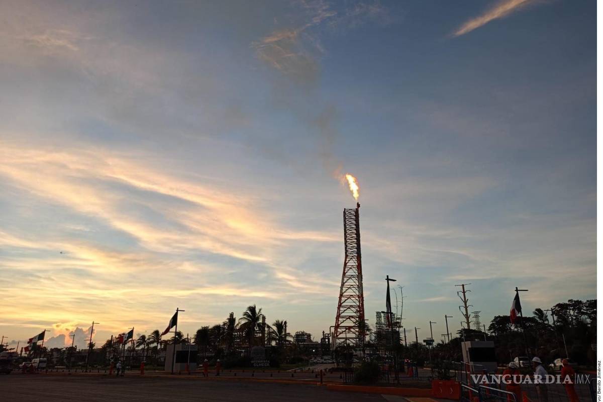 No logran refinar ni un sólo barril de Petróleo en Dos Bocas, pese a promesas de AMLO