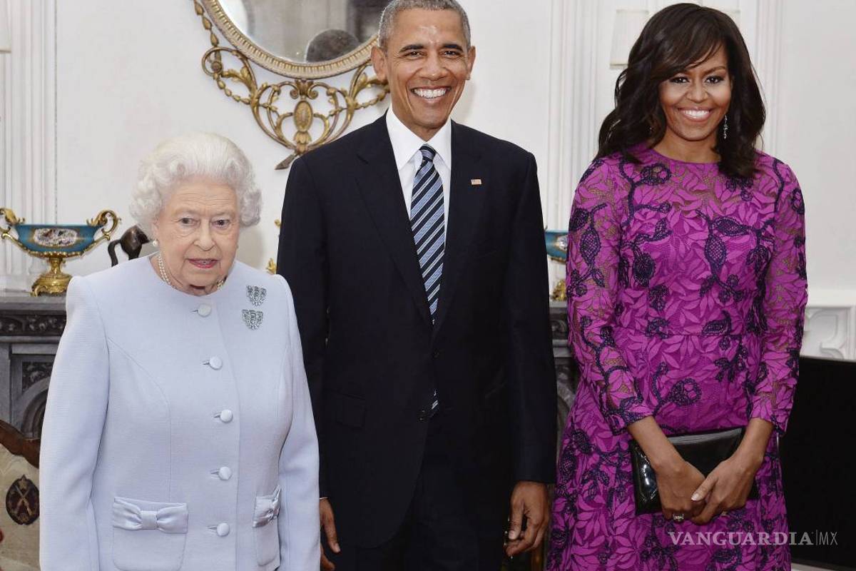 Obama come con la reina y defiende un Reino Unido dentro de la UE