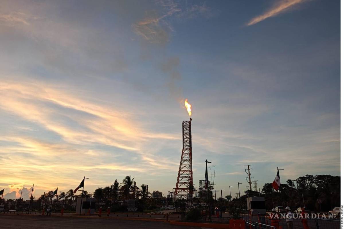 Refinería de Dos Bocas enfrenta la falta de una central eléctrica con plena capacidad
