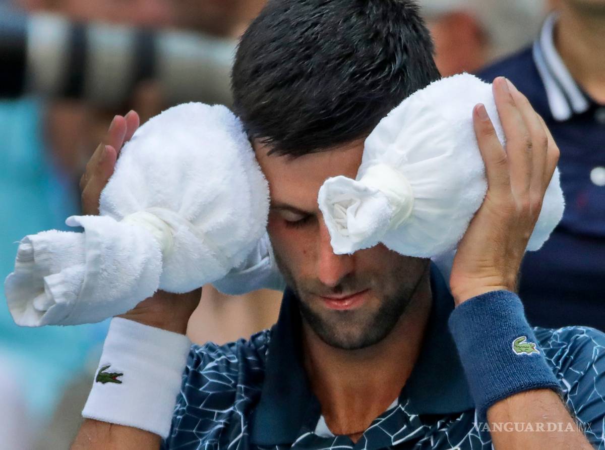 $!Djokovic avanzó; Sharapova se quedó en el camino