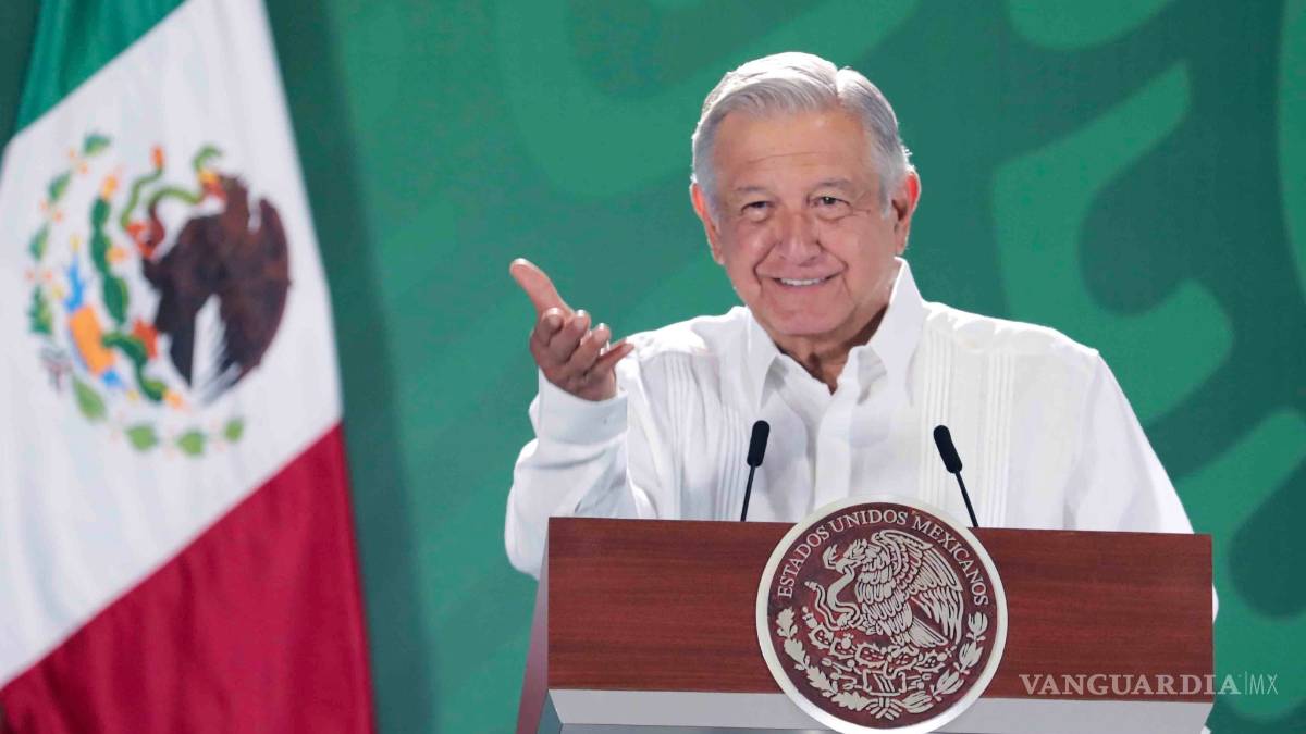 'Les debería dar vergüenza', AMLO critica a Walmart y Bimbo por ampararse contra reforma eléctrica