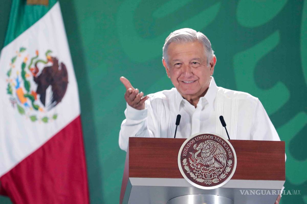 'Les debería dar vergüenza', AMLO critica a Walmart y Bimbo por ampararse contra reforma eléctrica