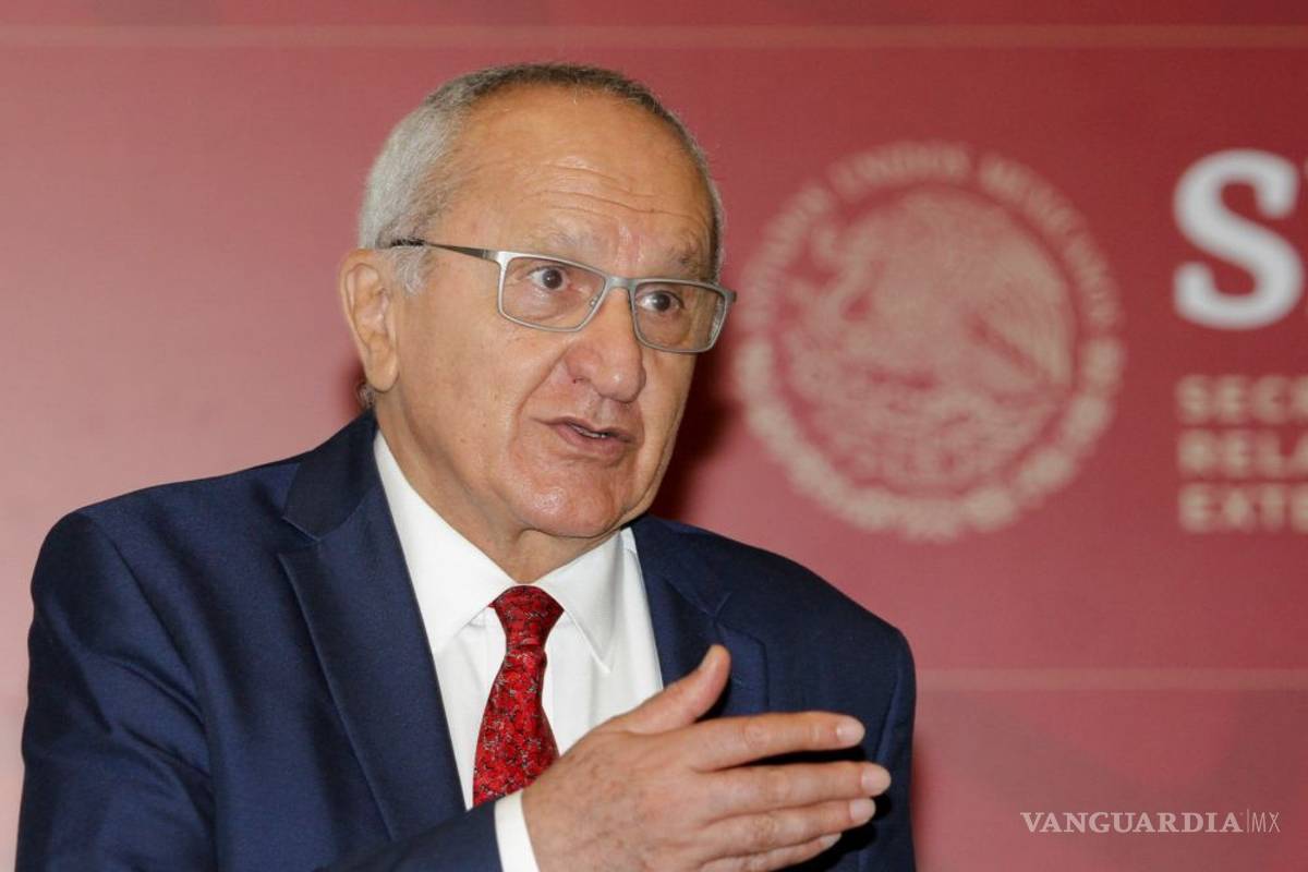 Jesús Seade viaja en clase business 'por recomendación del doctor'