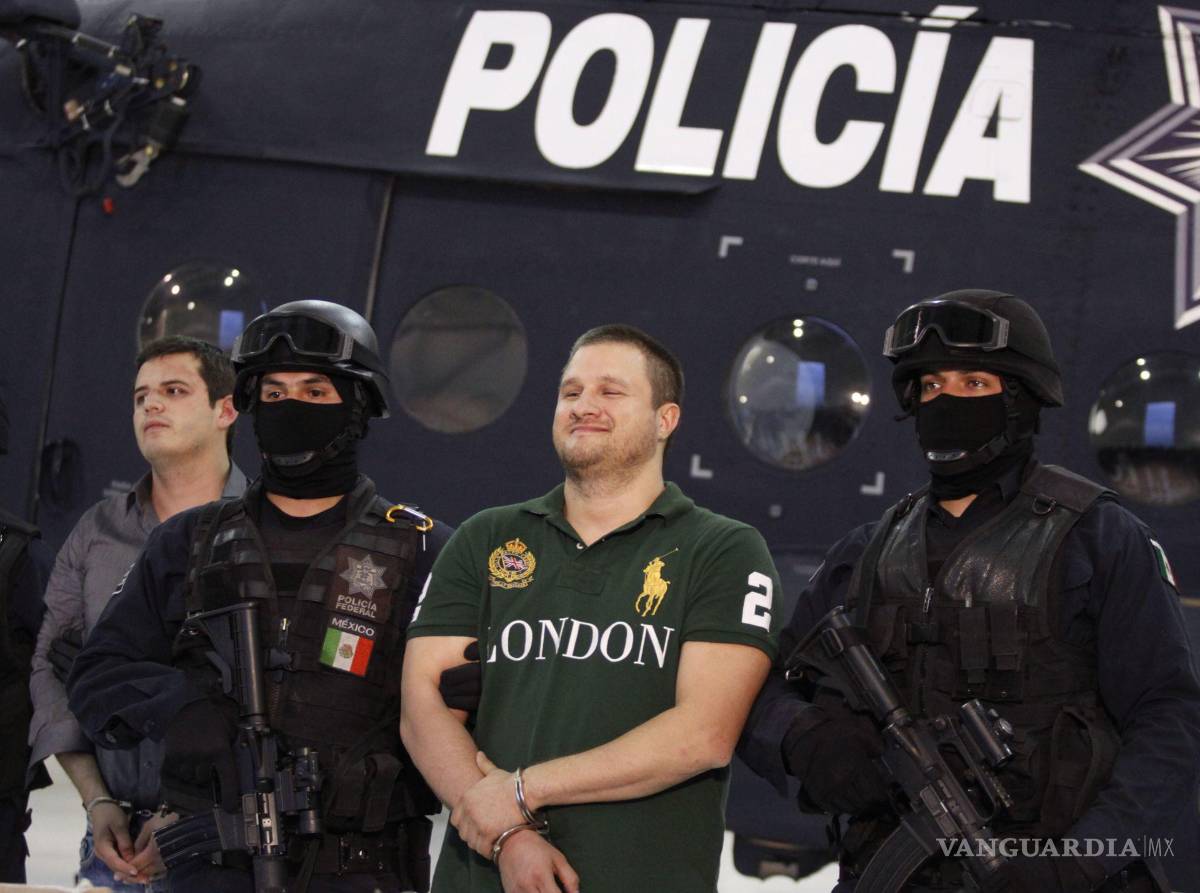 $!Edgar Valdéz Villareal, alias “La Barbie”, ex jefe de sicarios de la familia Beltrán Leyva, fue presentado en el Centro de Alto Mando de la Policía Federal.