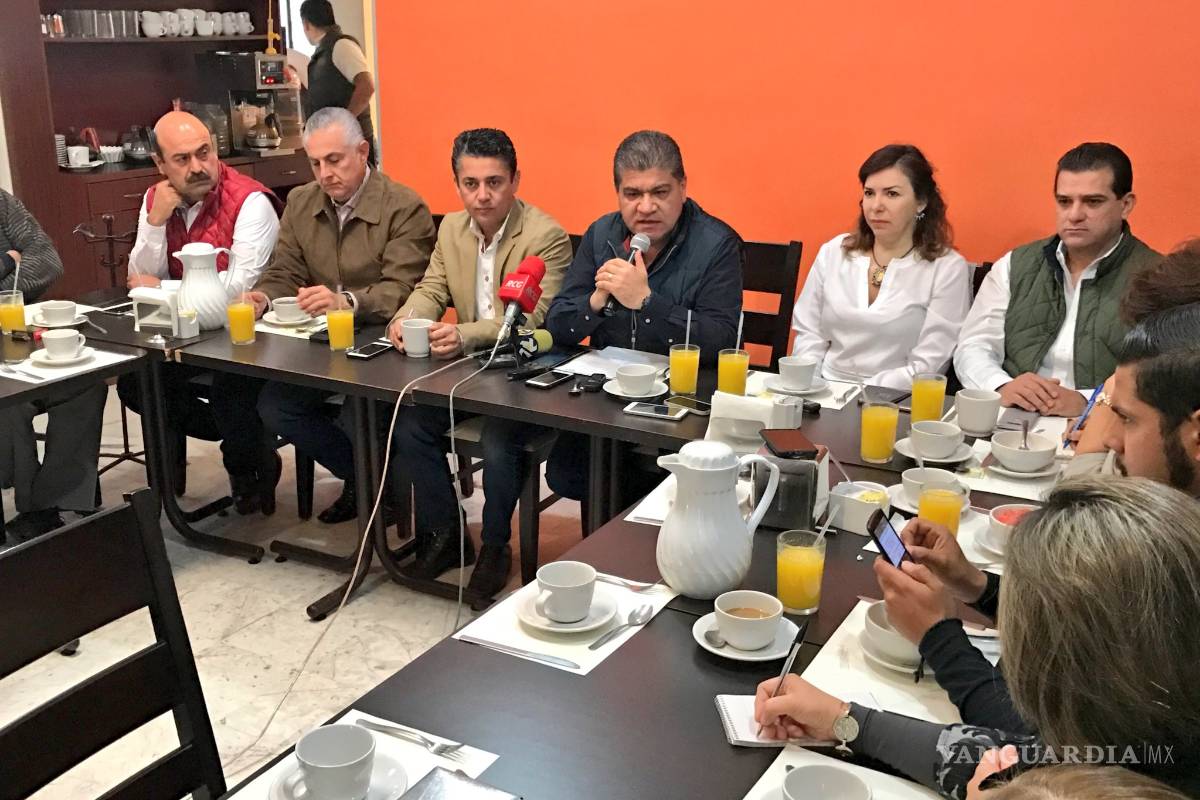 Arranca Miguel Riquelme precampaña en Torreón