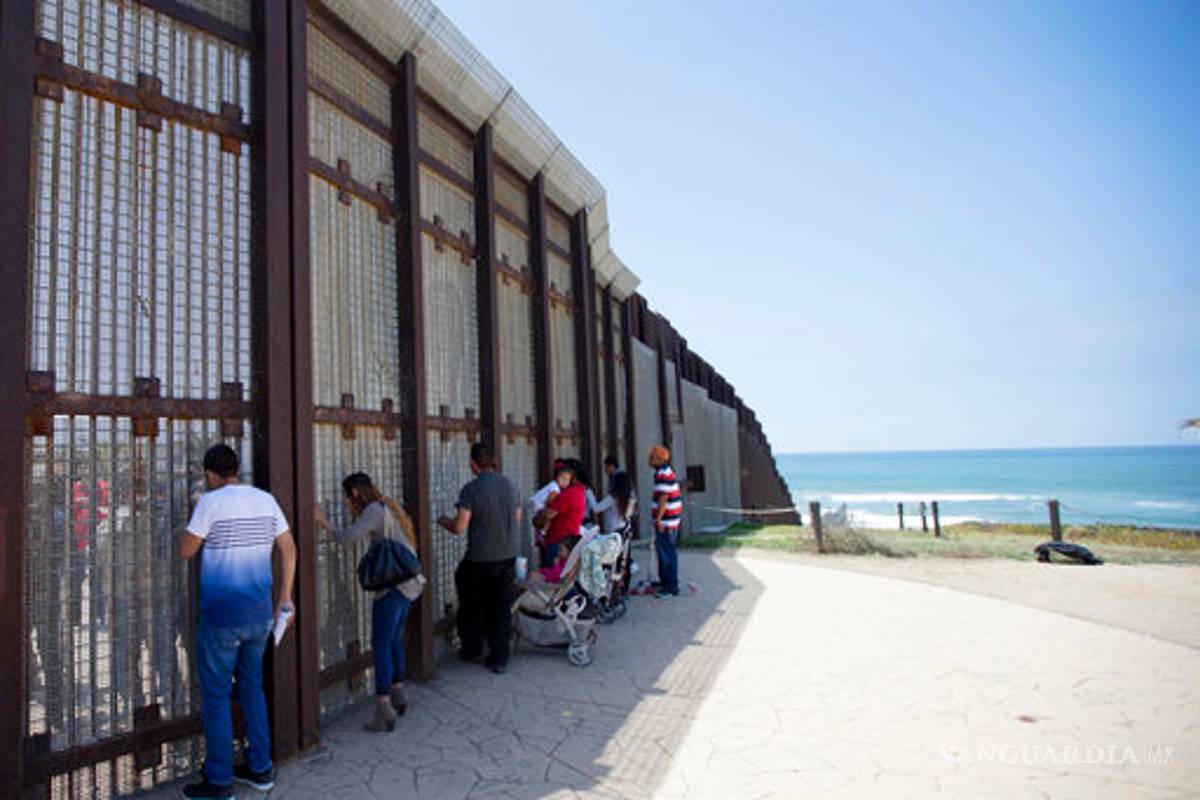 EU: Muro fronterizo aliviará “crisis de inmigración”