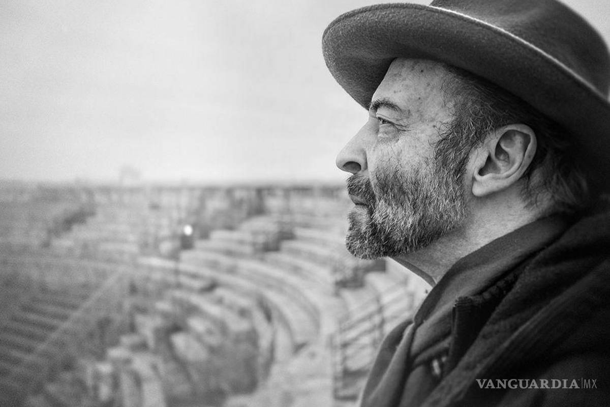 Muere fotógrafo René Robert congelado en las calles de París y sin recibir ayuda