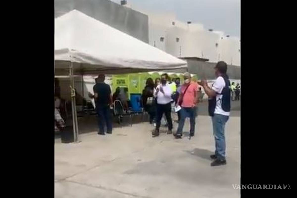 Fanaticada de Tigres ovaciona al Tuca Ferretti al acudir a segunda dosis de vacuna