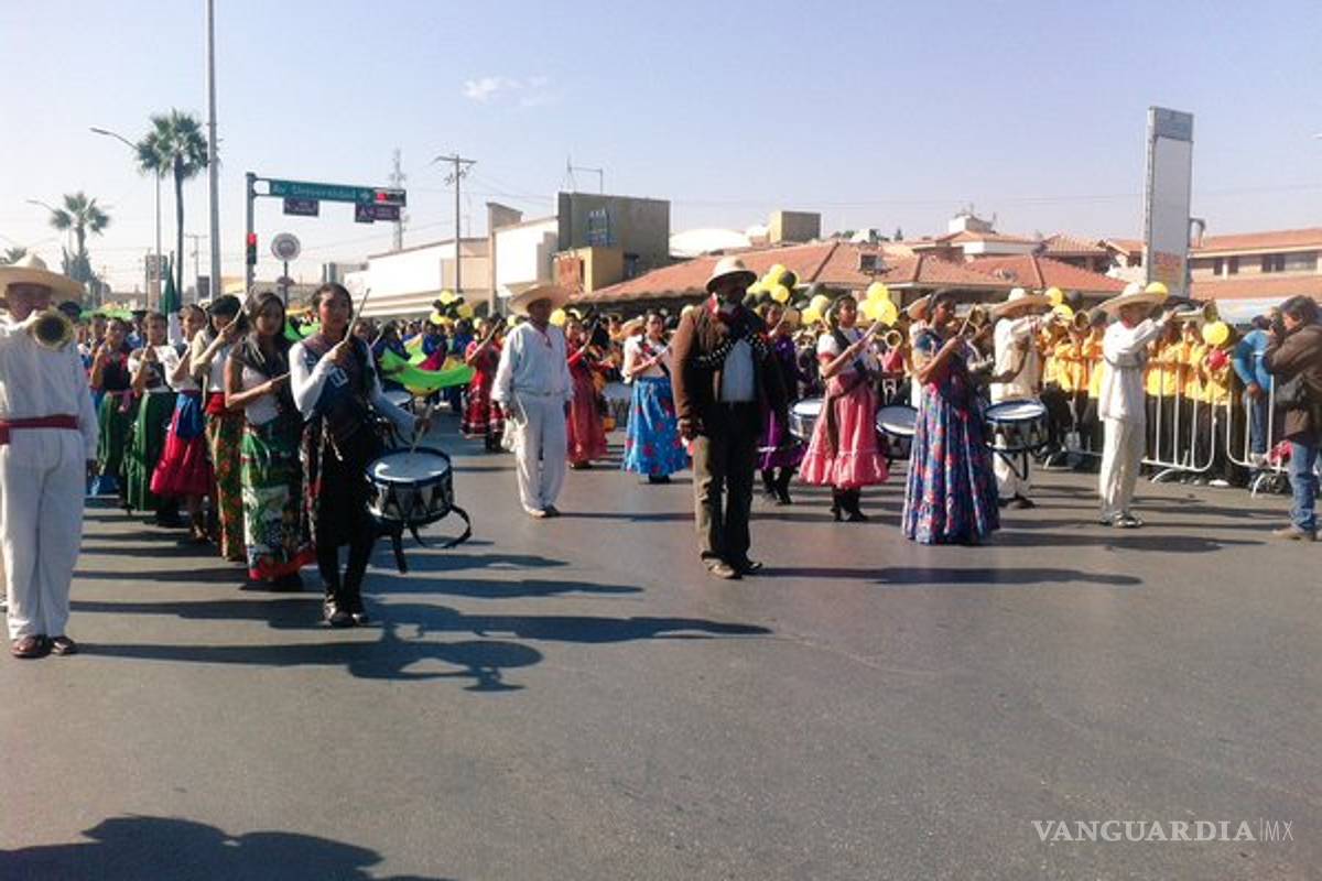 Cierran V. Carranza por desfile, ayuntamiento no notifica
