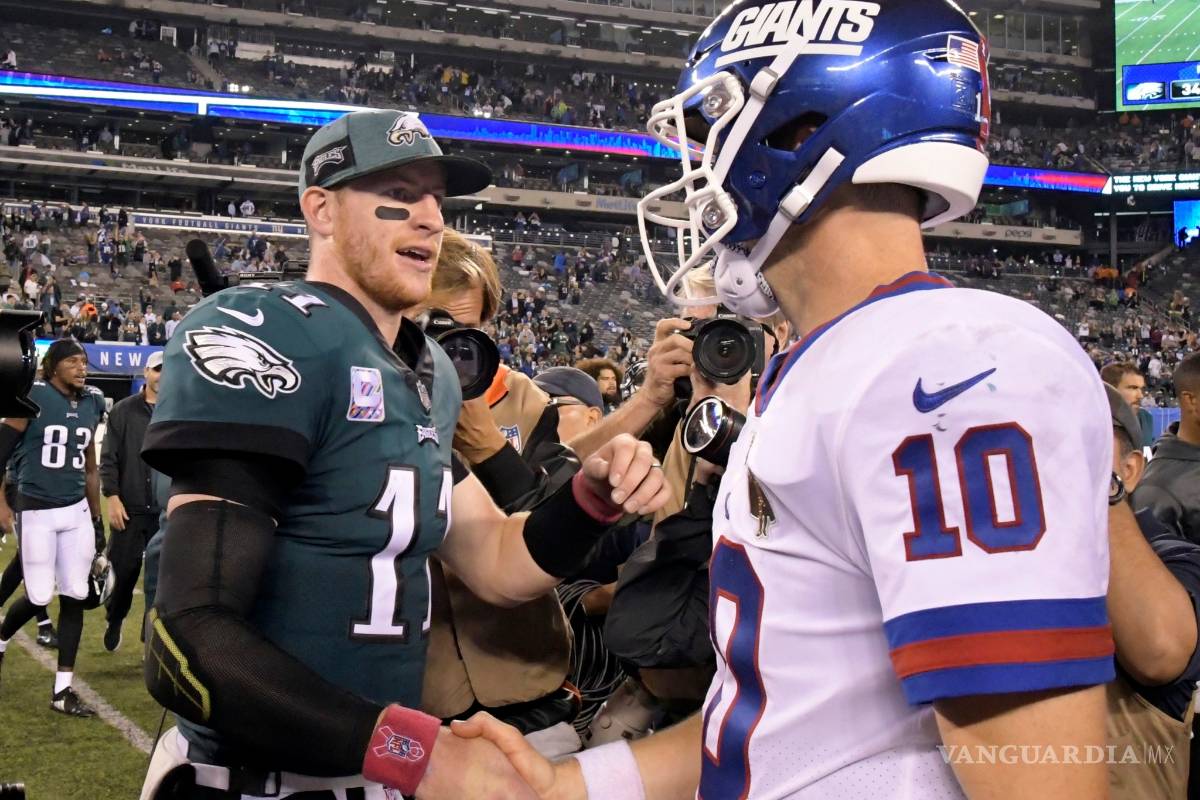 $!¿Nick Foles? ¿Quién? Carson Wentz le da la victoria a los Eagles y le pasan encima a los Giants