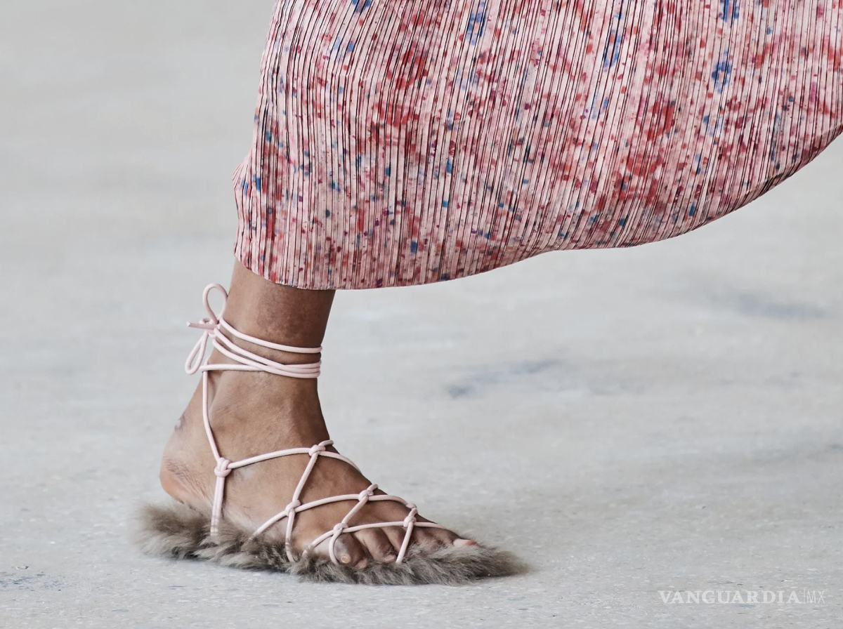 $!¡Volvieron con tacón! Los zapatos noventeros que dominarán Primavera-Verano 2026