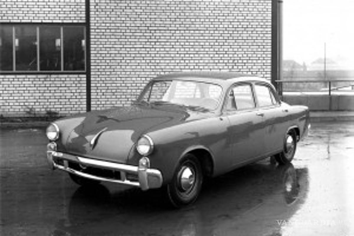 $!70 años de Porsche; dar 'voz' al Delorean, hasta tractores, 10 anécdotas en su legendaria historia