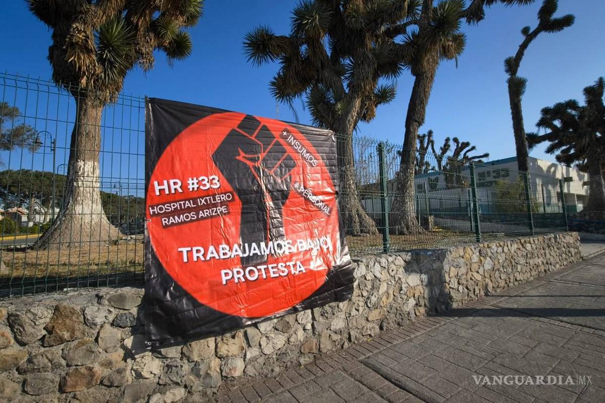 Personal temporal pide contratación en hospital Ixtlero de Ramos Arizpe; trabajan bajo protesta
