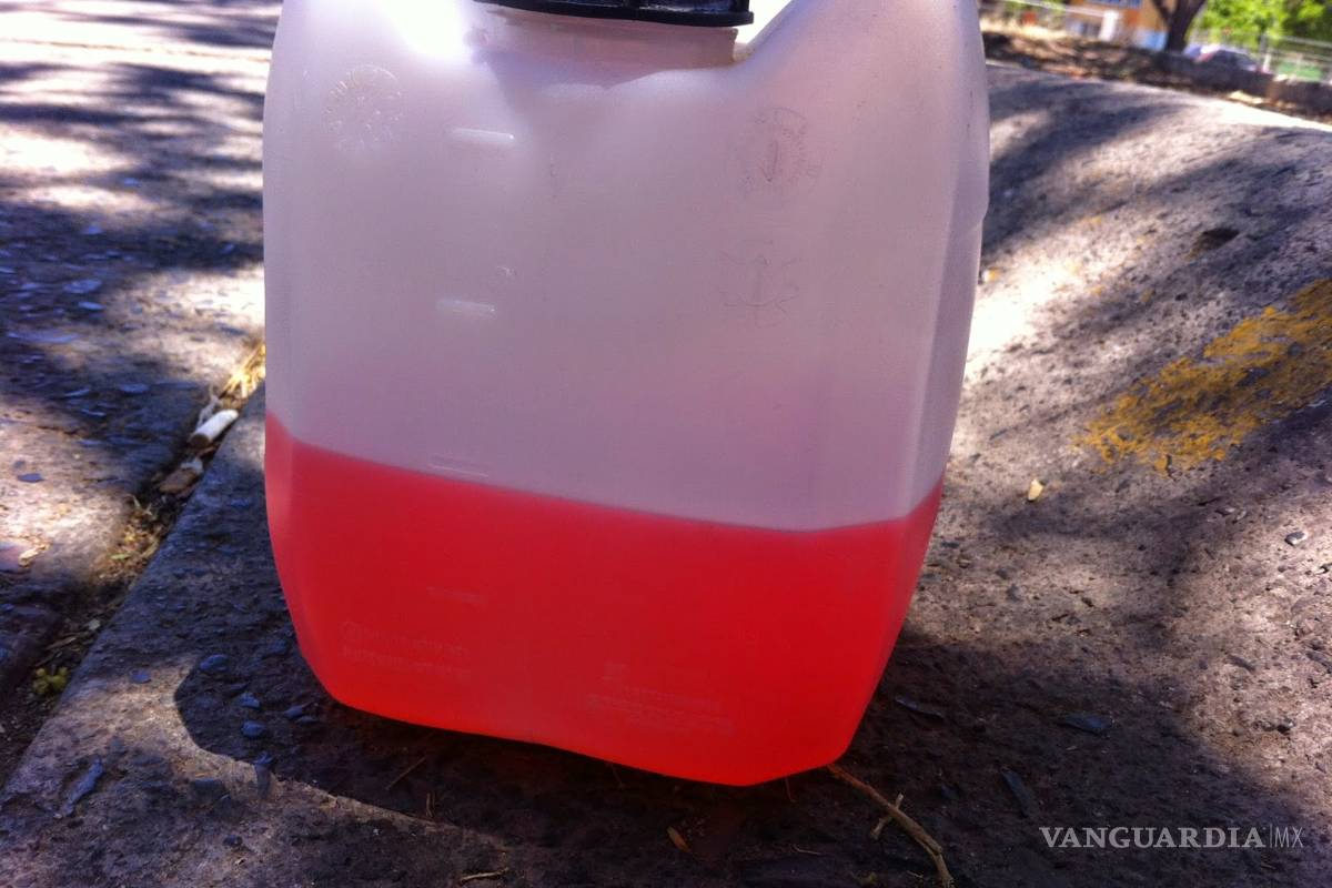 Mexicano crea gasolina con basura, cada litro costaría 4 pesos