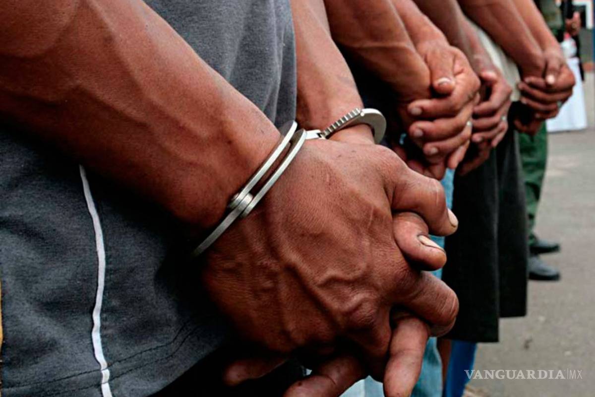 Arrestan a polleros y cinco migrantes ilegales en Eagle Pass; 33 traficantes detenidos