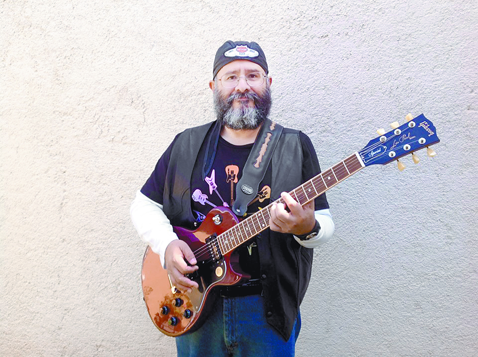 Poncho González defiende la Tierra