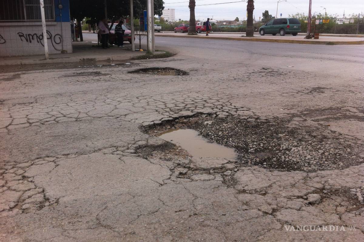 Piden reparar vialidades vecinos de tres colonias de Ramos Arizpe