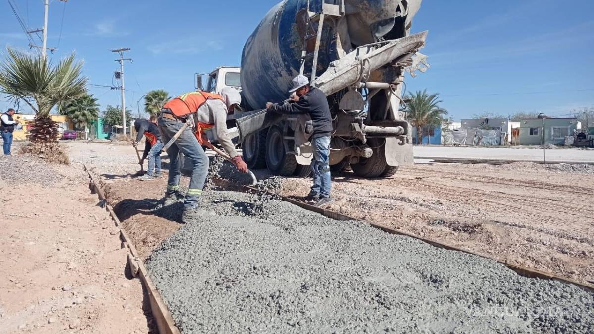 Continúan trabajos de rehabilitación de plazas en Torreón