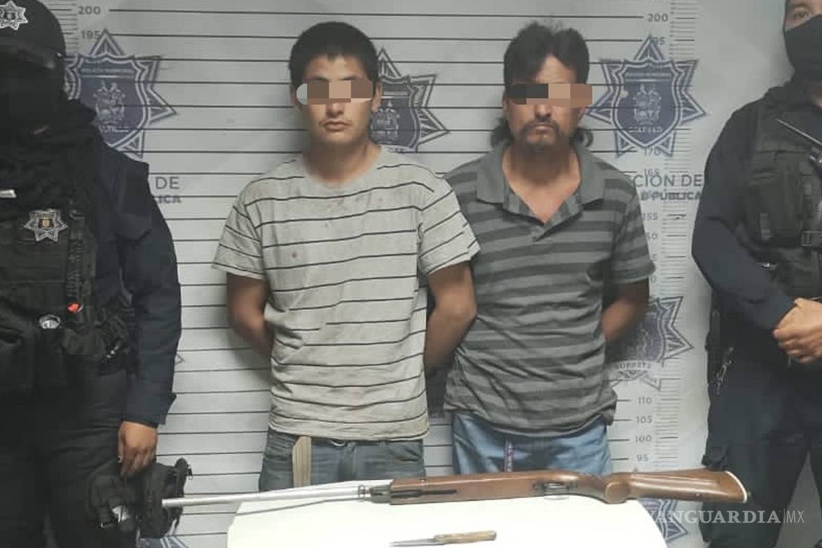 Caen dos con armas en colonia de Saltillo