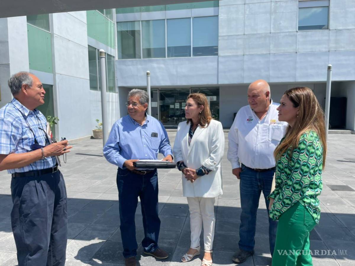 $!Estuvieron presentes de igual forma el director de Planeación, Urbanismo y Obras Públicas, ingeniero Enrique Castañeda Gloria, y la gerente general de SIMAS Sabinas, licenciada Claudia Garza Iribarren.