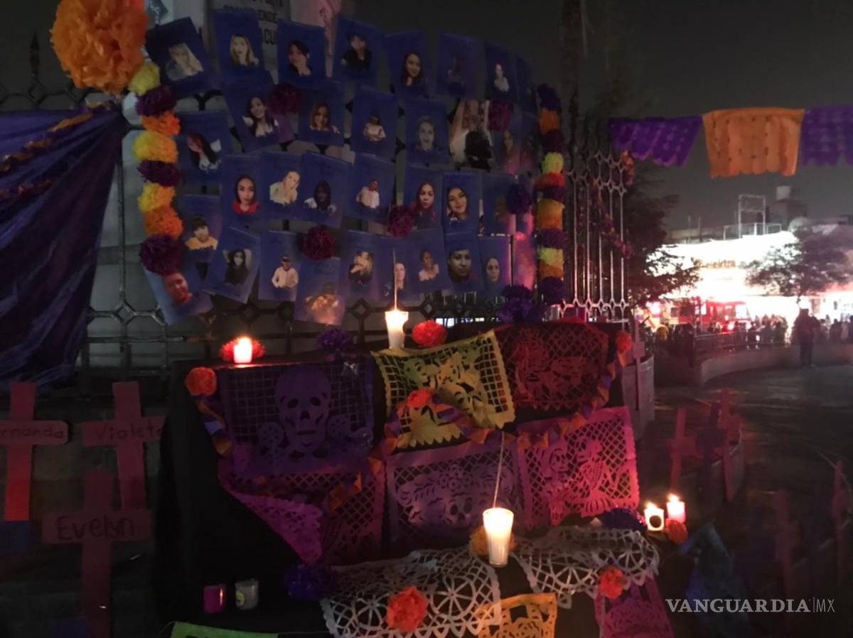 $!Por medio de donaciones y la colaboración de varias mayores y jóvenes de Saltillo, reunieron el material necesario para la ofrenda.