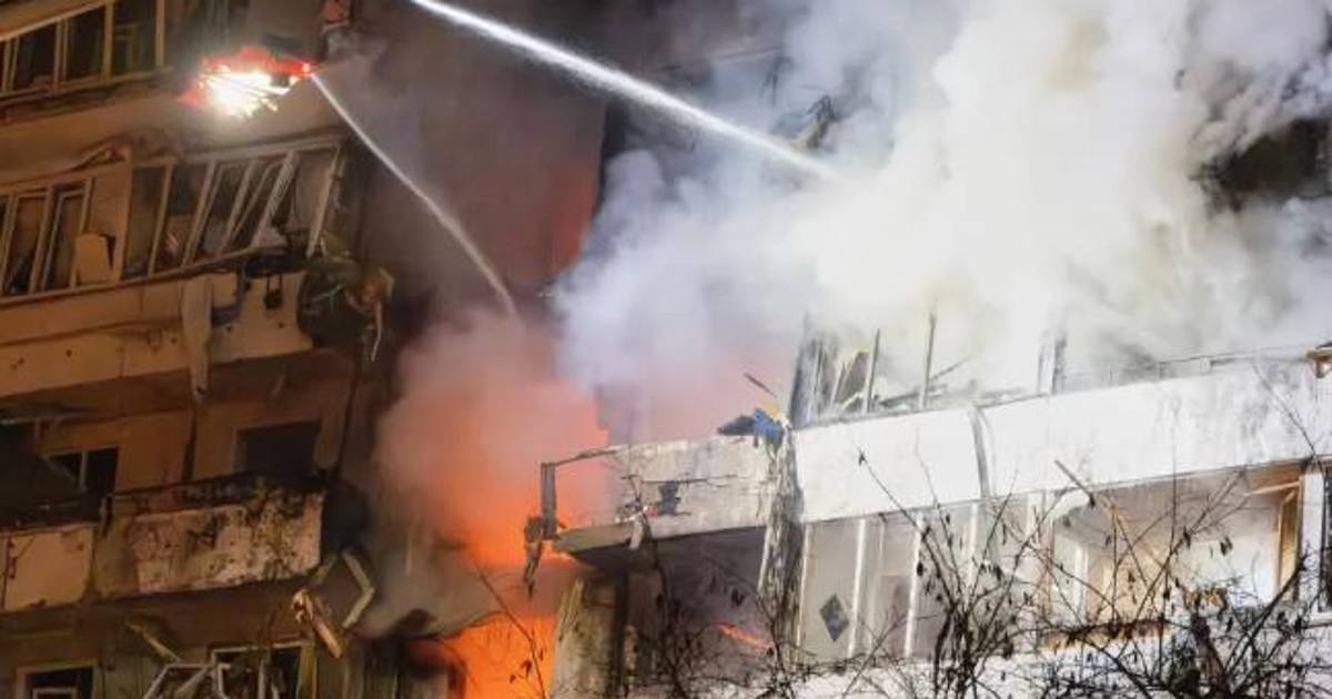 El secretario del Ejército de Trump se reúne con los rusos después de que Estados Unidos y Ucrania acordaran un plan de paz de 19 puntos