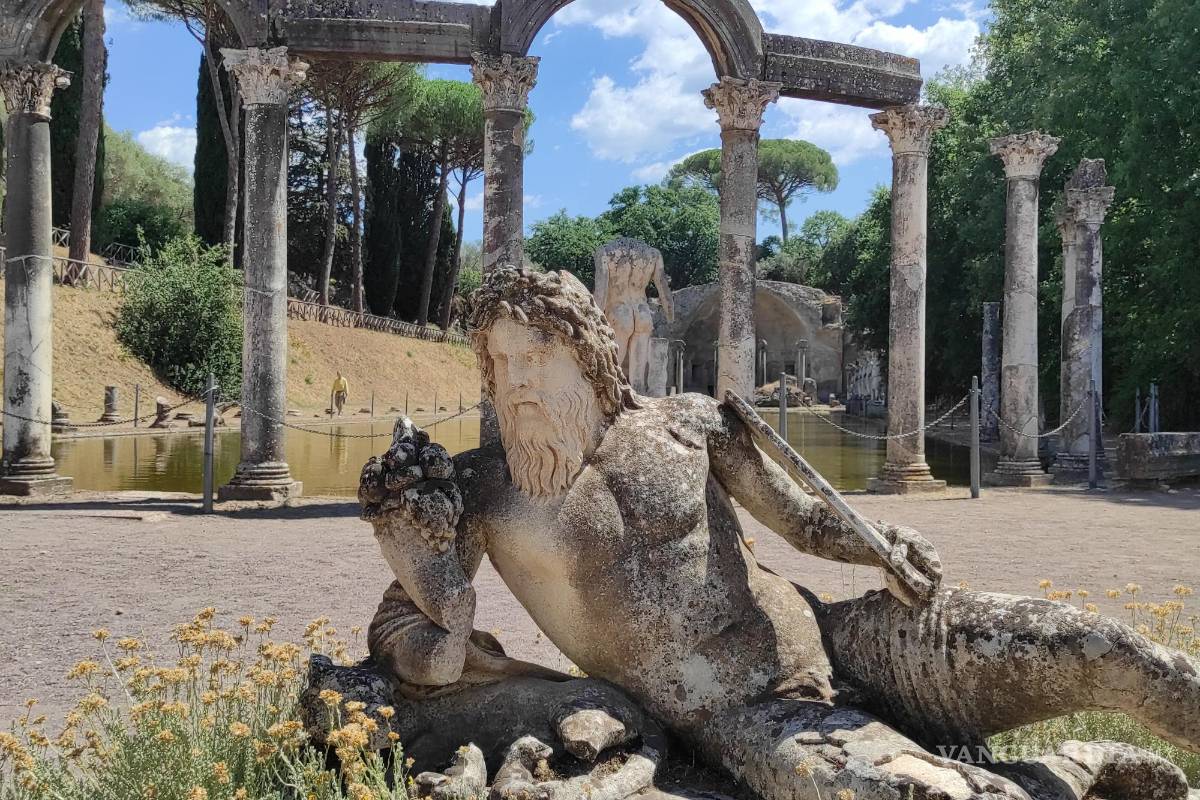 $!Canopus de Villa Adriana, con la imagen de uno de sus dos faunos yacentes que la dan paso.