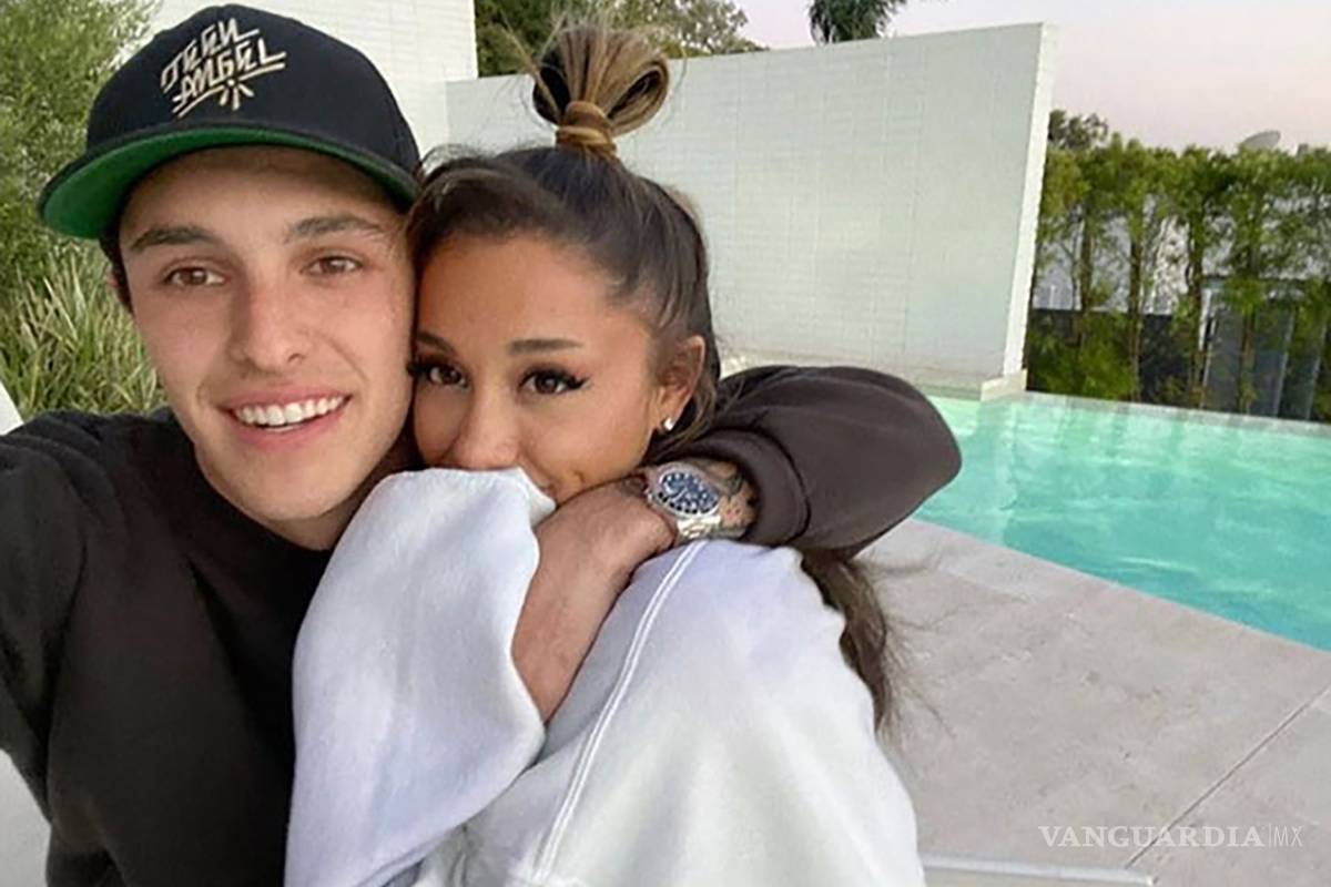 Ariana Grande se casó con Dalton Gomez en una boda ‘pequeña e íntima’ en California