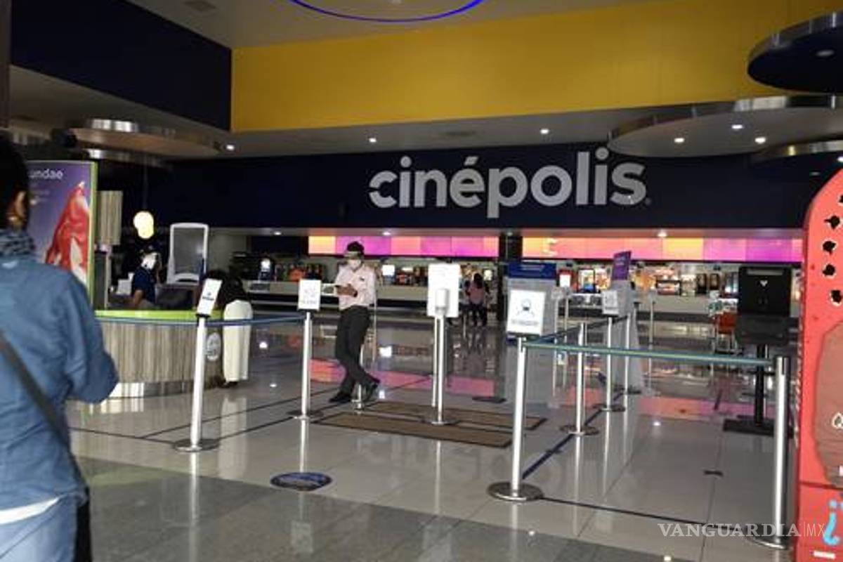 Dejan en suspenso reapertura de cines y casinos en Nuevo León