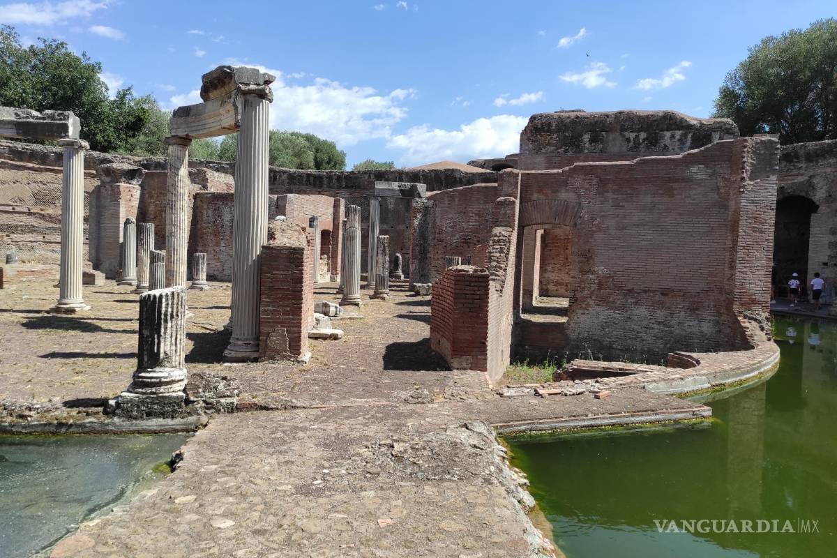 $!El llamado Teatro Marítimo de Villa Adriana, del complejo palaciego levantado a las afueras de Tívoli, cerca de Roma, por el emperador Adriano, apasionado de la cultura helénica, que plagó de estatuas, estanques y todo tipo de edificaciones para su majestuosa residencia en la campiña romana.EFE