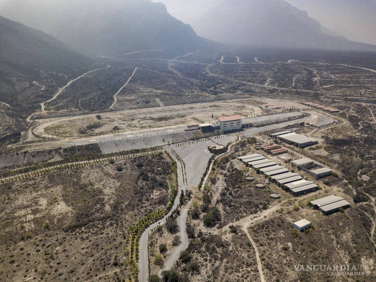 $!Desde hace meses, el terreno donde se instalaría Tesla fue delimitado y se han realizado algunas obras aledañas.