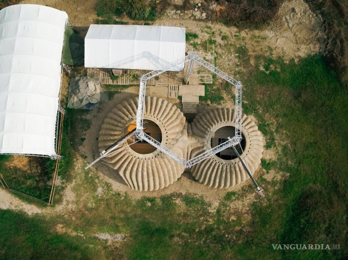 $!Proceso de impresión de la casa TECLA en una toma cenital. EFE/Ricardo Segura/MCA/Iago Corazza