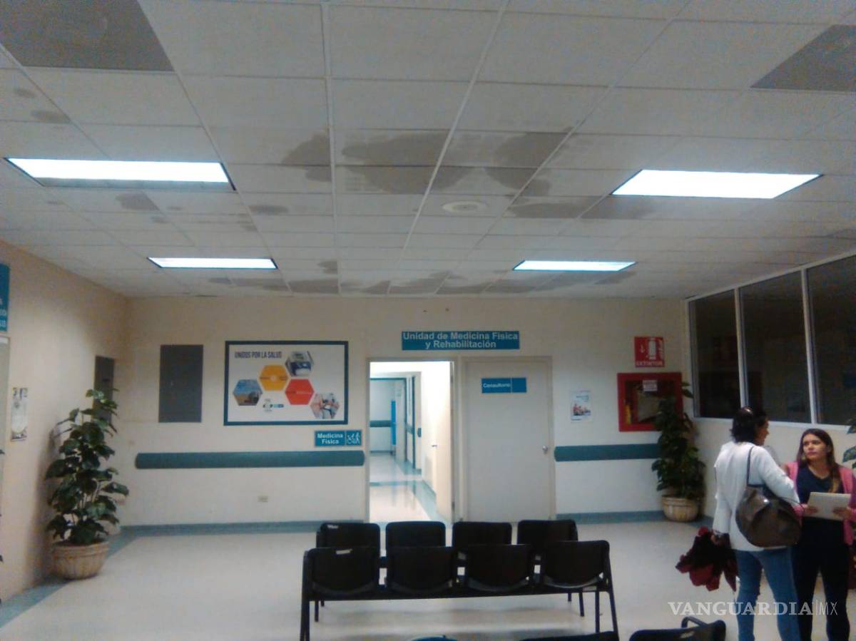 $!Lluvias revelan gran cantidad de goteras en el Centro Estatal del Adulto Mayor en Saltillo