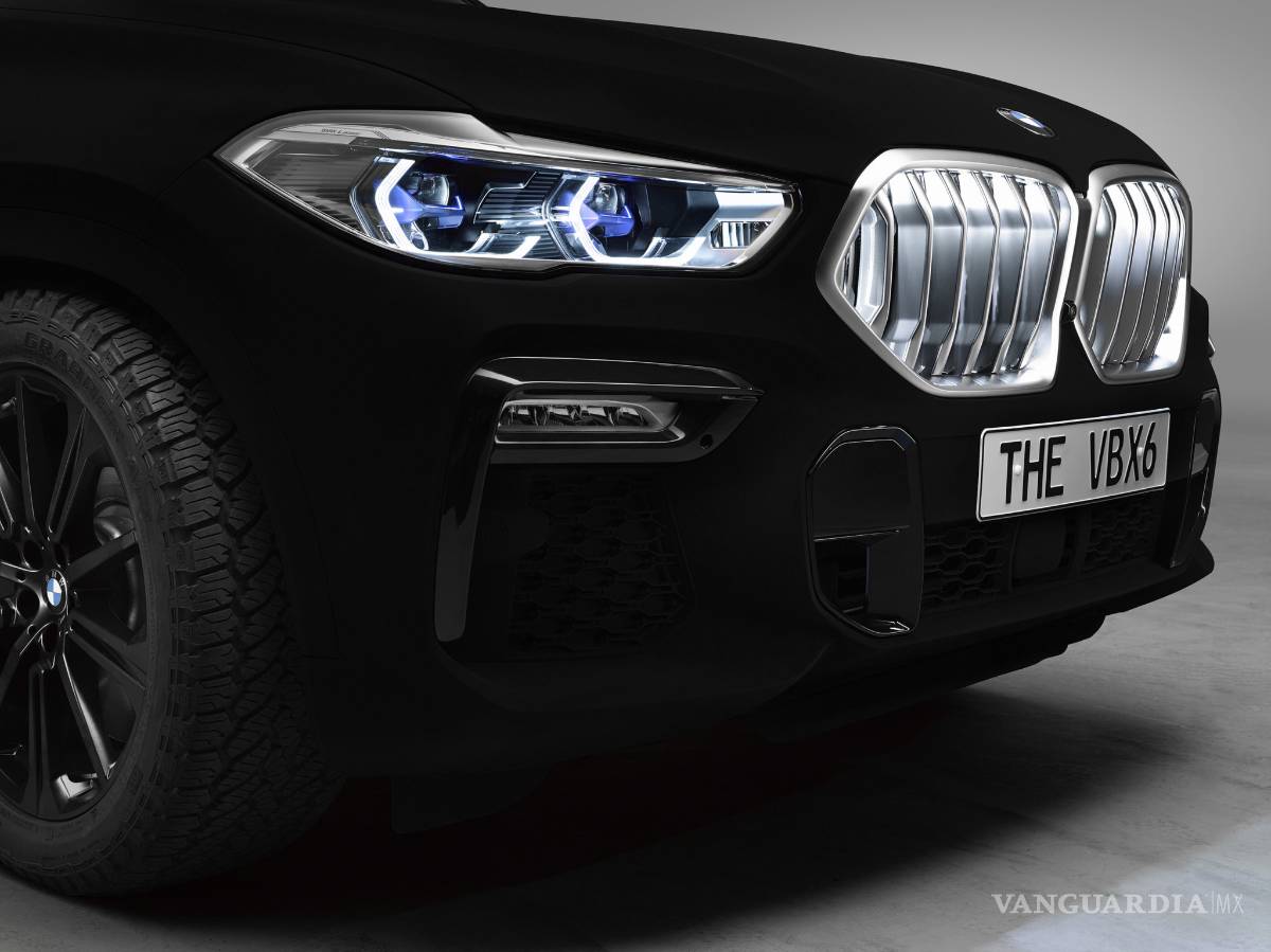 $!BMW X6 Vantablack, el auto color negro más oscuro del mundo