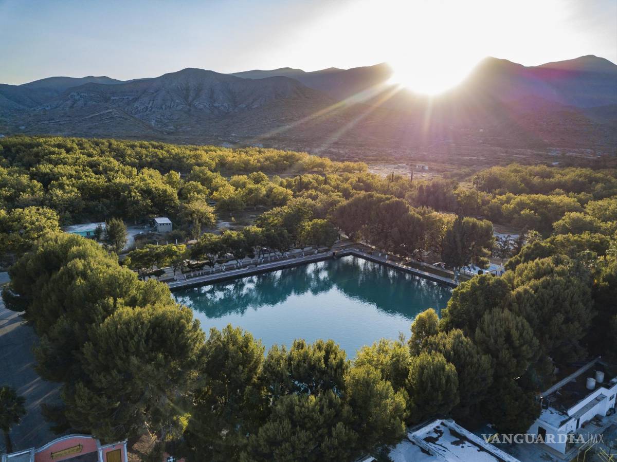 $!Vista aérea del Estanque de la Luz, ubicado en Parras, Coahuila.