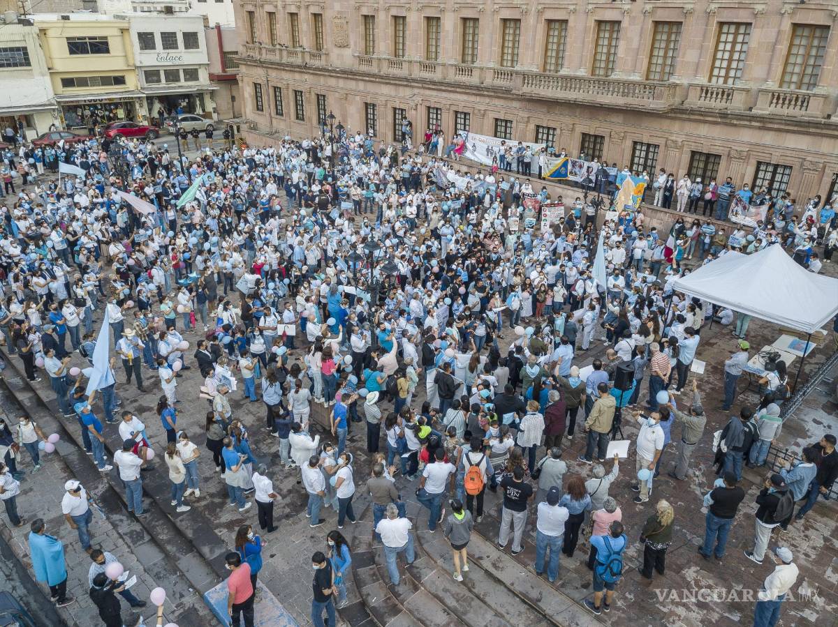 $!Realizan marcha “provida” en Saltillo