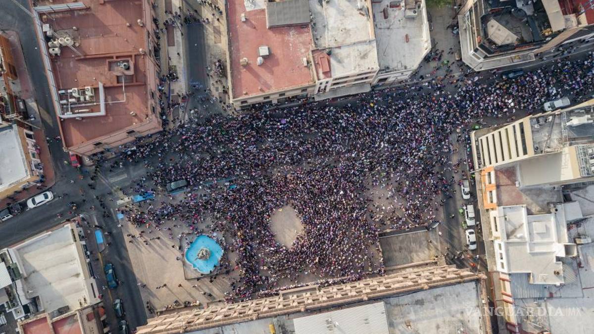 8M: Entre el dolor y la rabia con el grito de “Ni una más” miles de mujeres toman las calles en México (fotos)