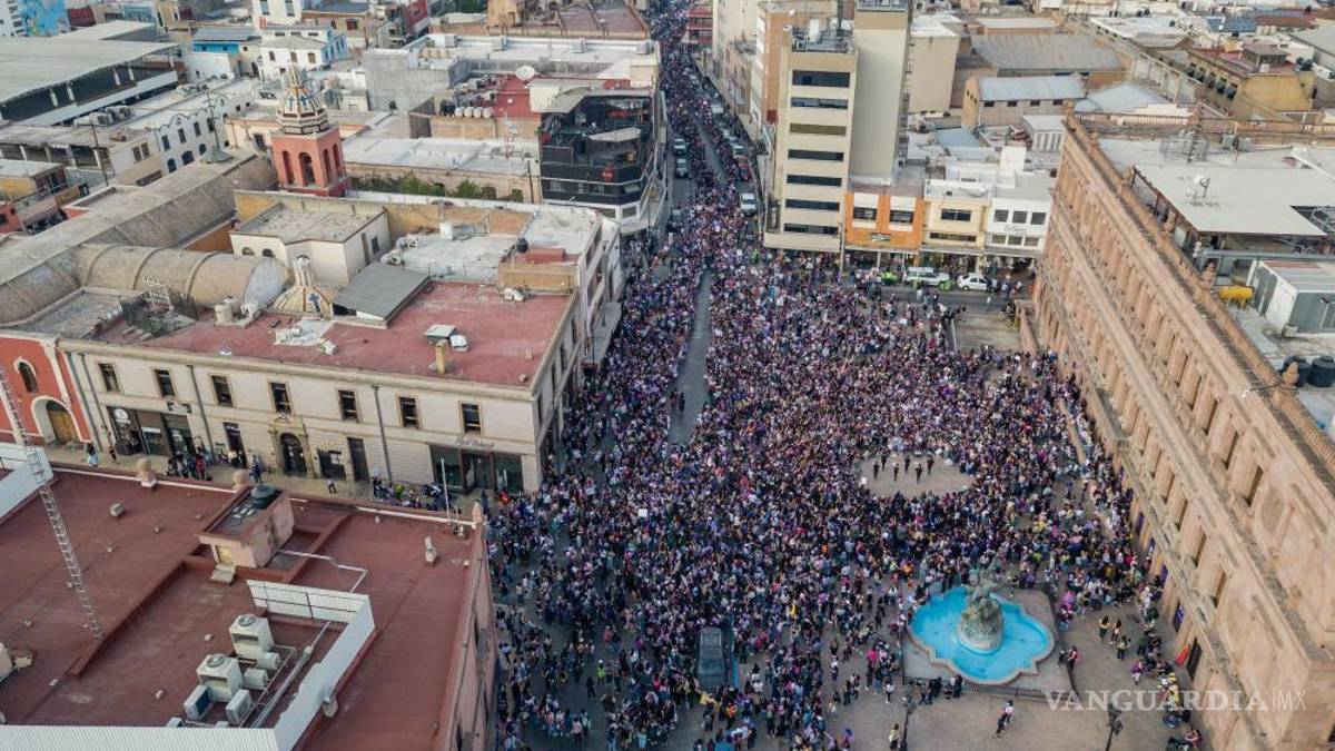 8M: Entre el dolor y la rabia con el grito de “Ni una más” miles de mujeres toman las calles en México (fotos)