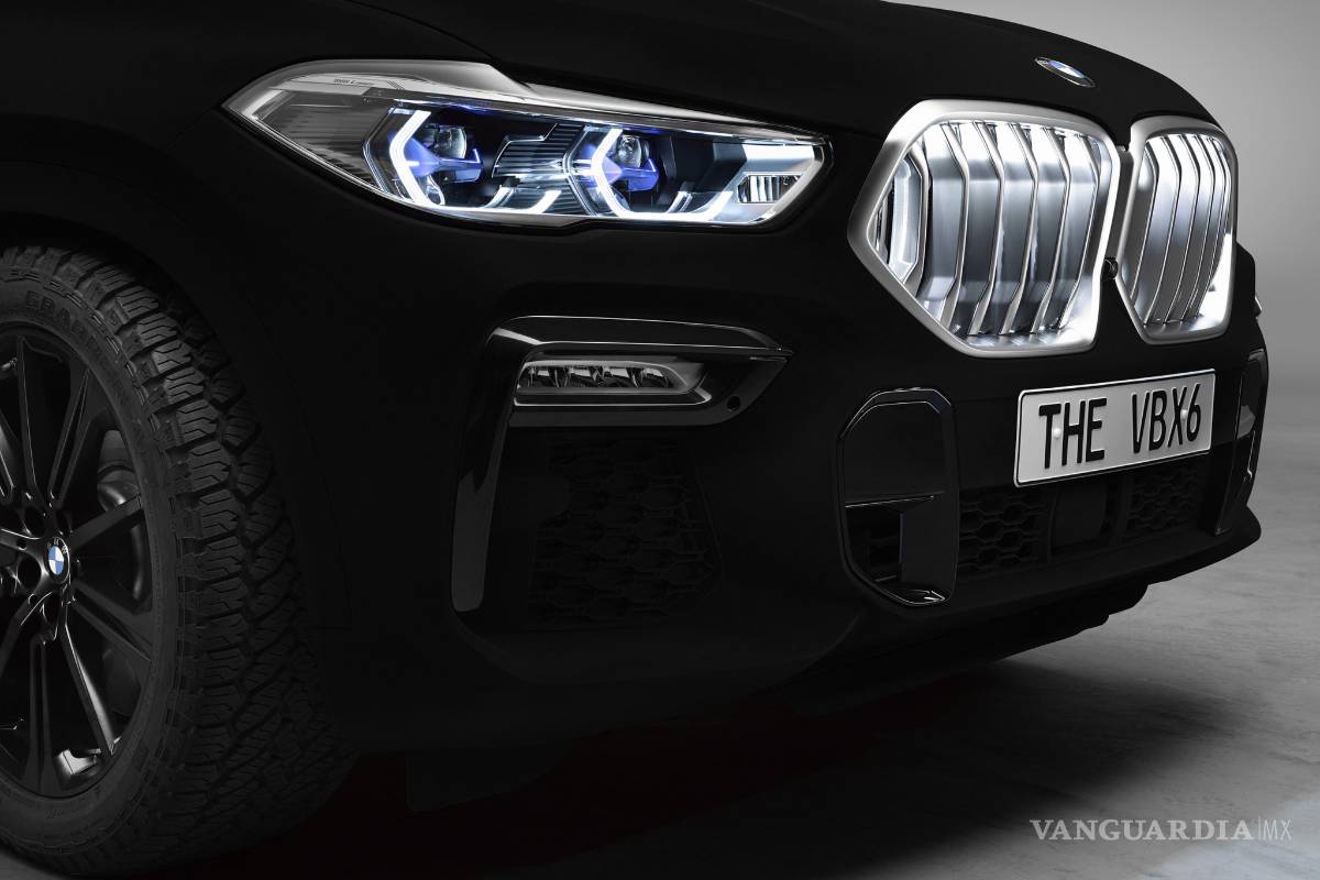 $!BMW X6 Vantablack, el auto color negro más oscuro del mundo