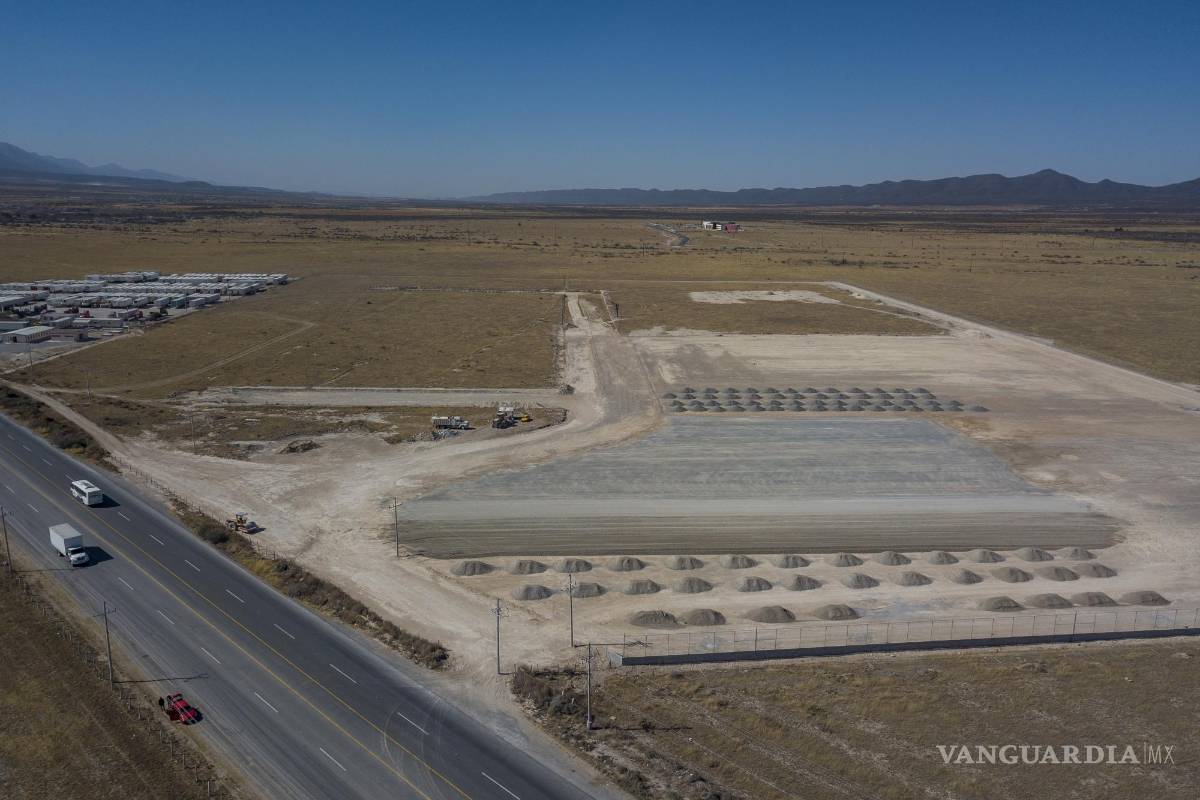 $!En Derramadero se puede apreciar la construcción de nuevas naves industriales, ante un inminente crecimiento por el arranque de producción de vehículos eléctricos.