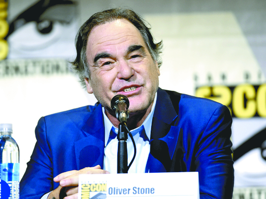 Snowden hablará vía satélite con Oliver Stone