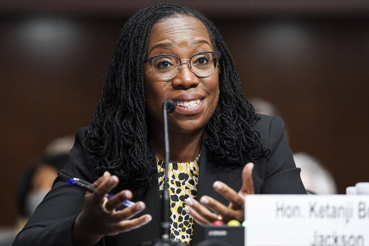 Biden propondrá a la afroamericana Ketanji Brown Jackson para el Tribunal Supremo