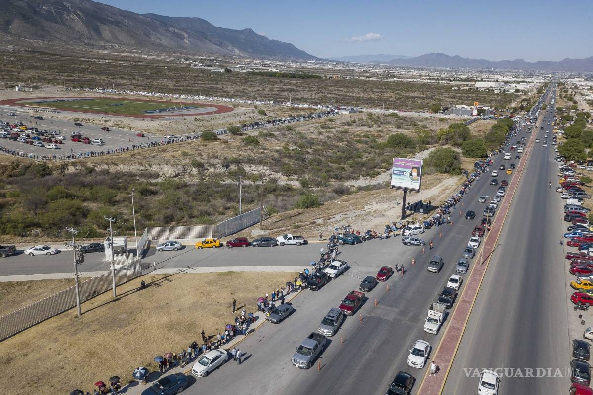 Truenan con vacunación en Coahuila; piden intervenga ejército