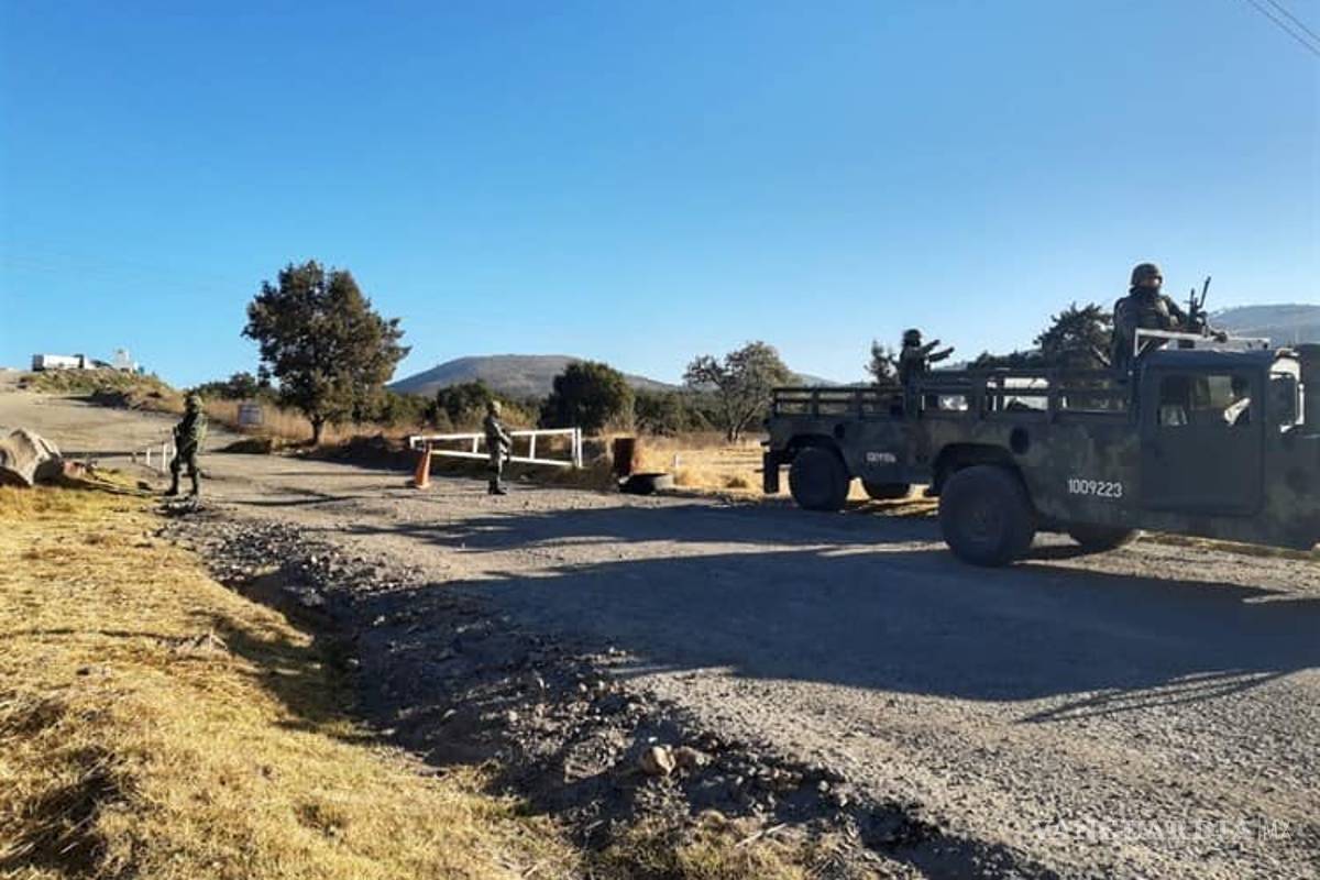 Abandonan pipa con 30 mil litros de huachicol tras atacar a personal de Pemex en Edomex