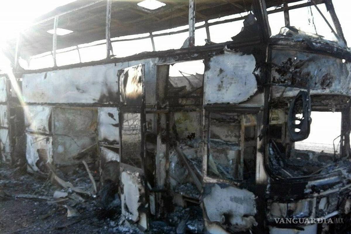 Incendio en autobús de pasajeros deja 52 muertos en Kazajistán